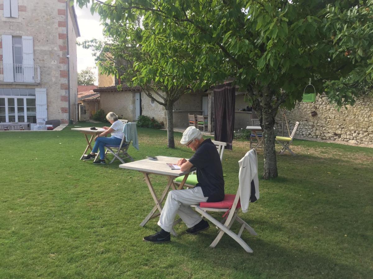 B&B La Mirande De Saint-Clar ภายนอก รูปภาพ