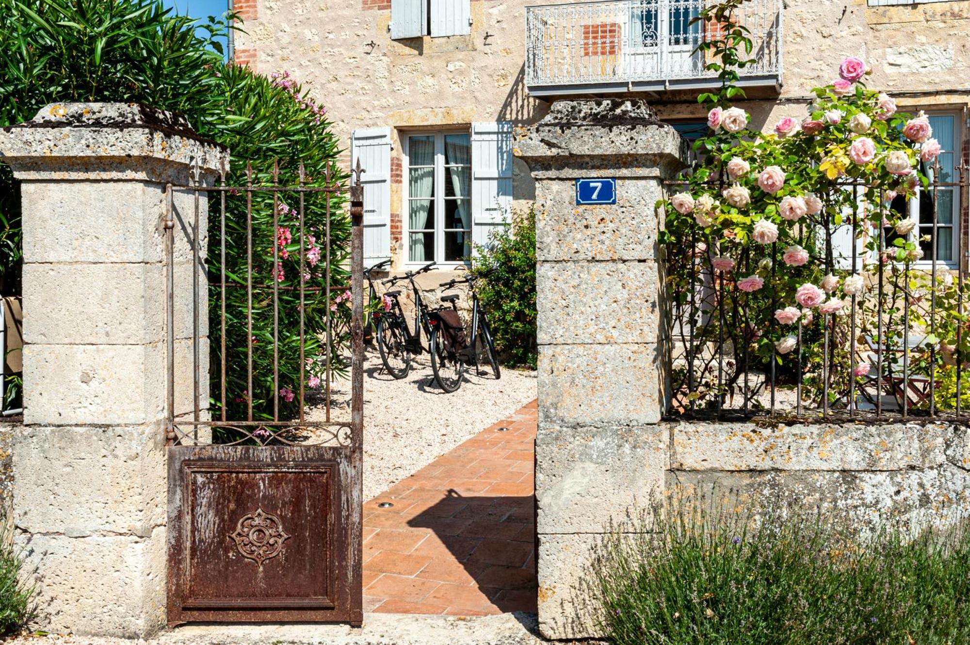 B&B La Mirande De Saint-Clar ภายนอก รูปภาพ